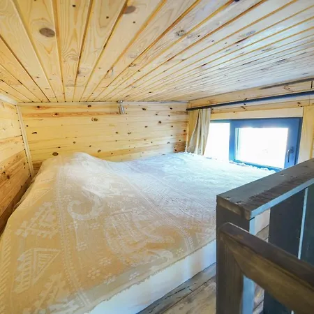 Apartment Pavlonyaguestfarm